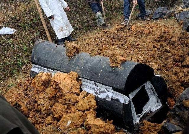 梦到死人和棺材周公解梦(梦见死人和棺材什么意思周公解梦)