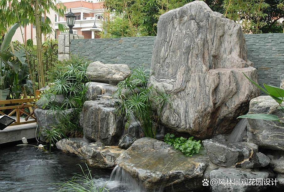 庭院假山有什么讲究(庭院假山放在什么位置好)