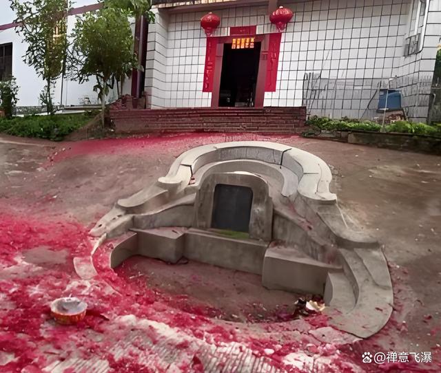 坟上出贵人的预兆(老人死后旺后代的表现)