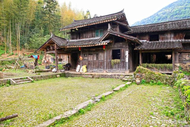 建房后面离山多远比较好(农村建房后山重要还是朝山重要)