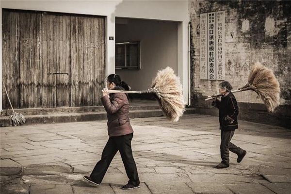 扫地梦在周公眼中啥意思(周公醉梦打扫卫生什么意思)