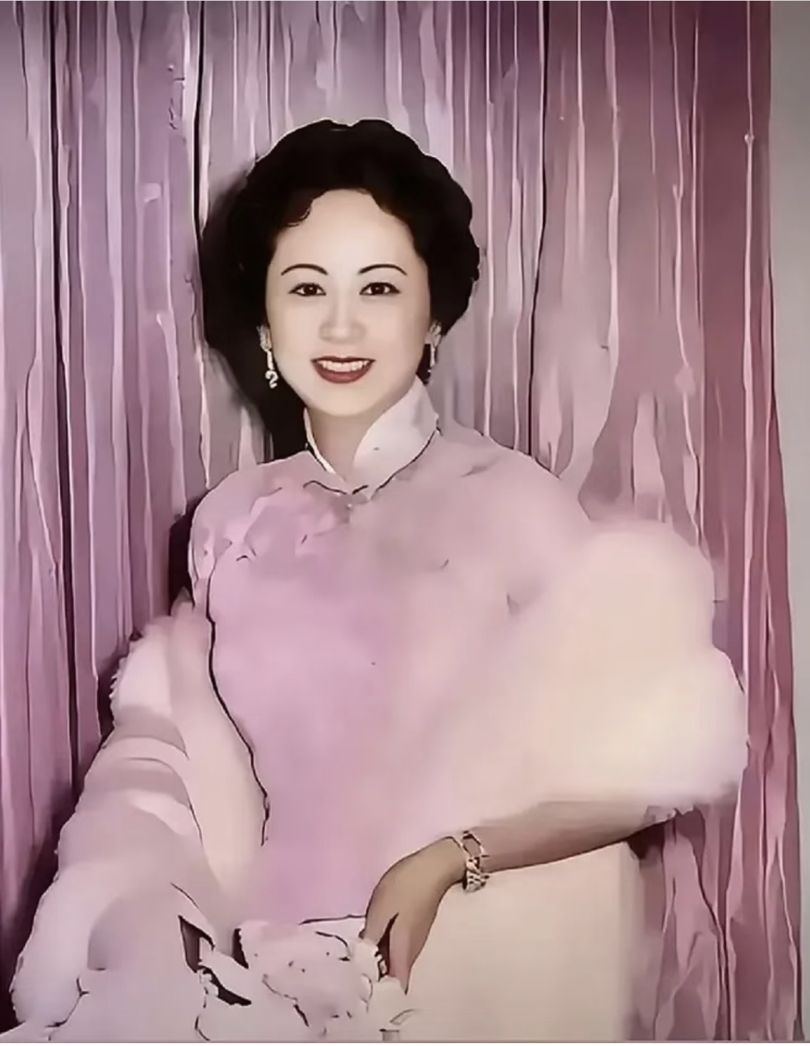 宋子文的简介(宋子文的简介和作品) 宋子文的简介(宋子文的简介和作品)