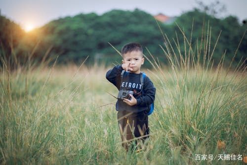 给孩子起名字大全男孩2022(给孩子起名字大全男孩2022年出生)