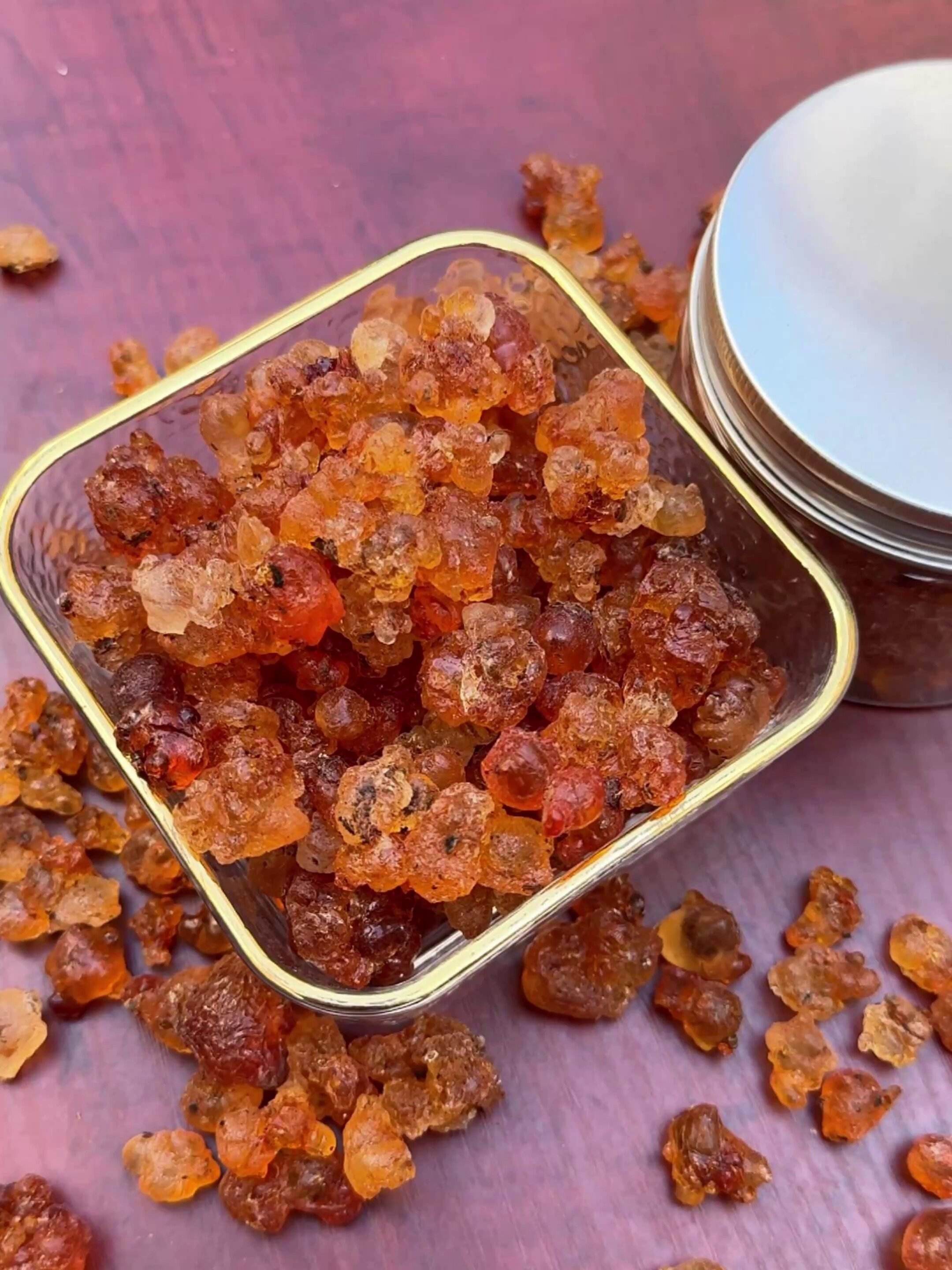 一亩桃树能产多少桃胶干00(桃树上的桃胶可以直接采摘食用吗)