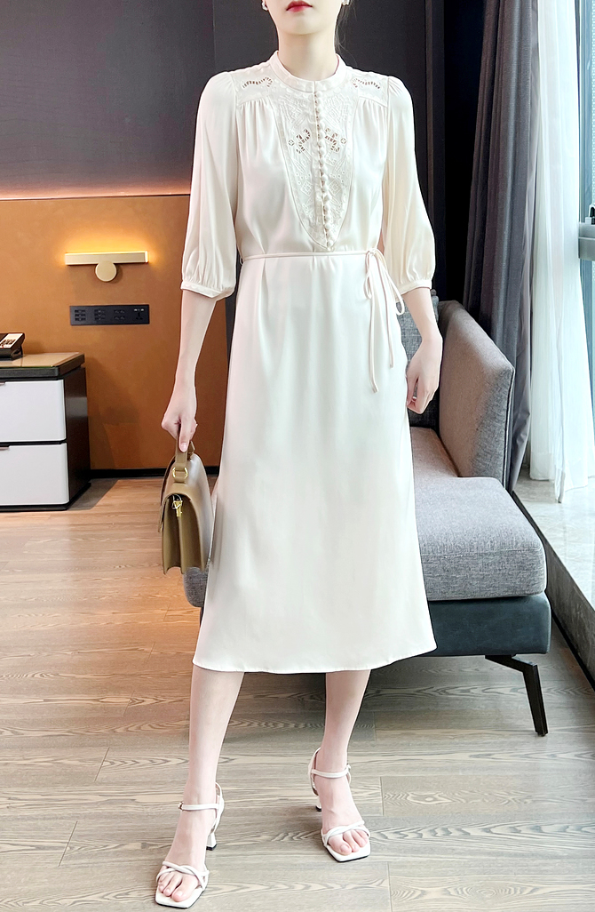 女人衣服多说明经济好吗(女人衣服多说明经济好吗下衣)