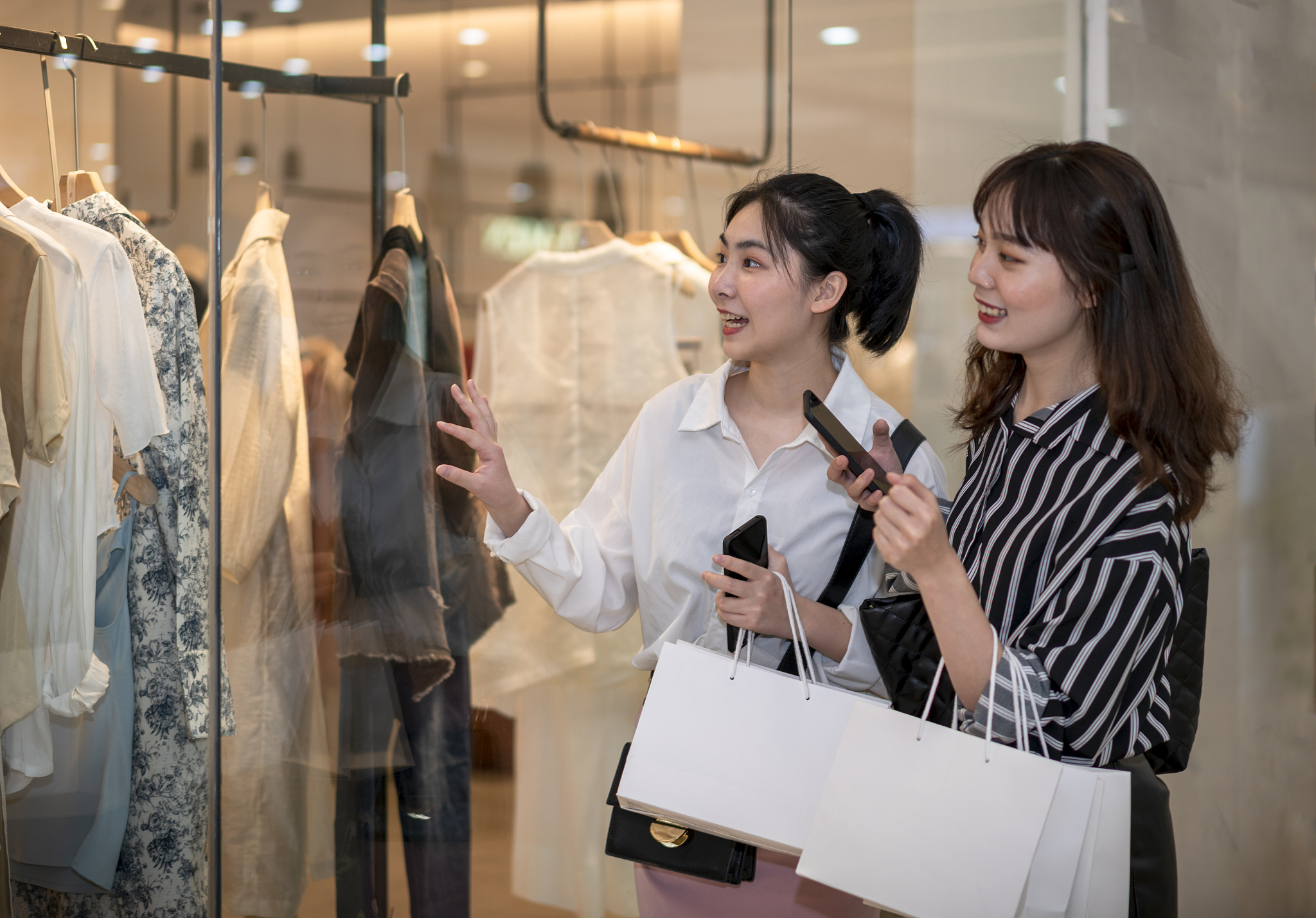 女装服装店起名(女装服装店起名字大全)