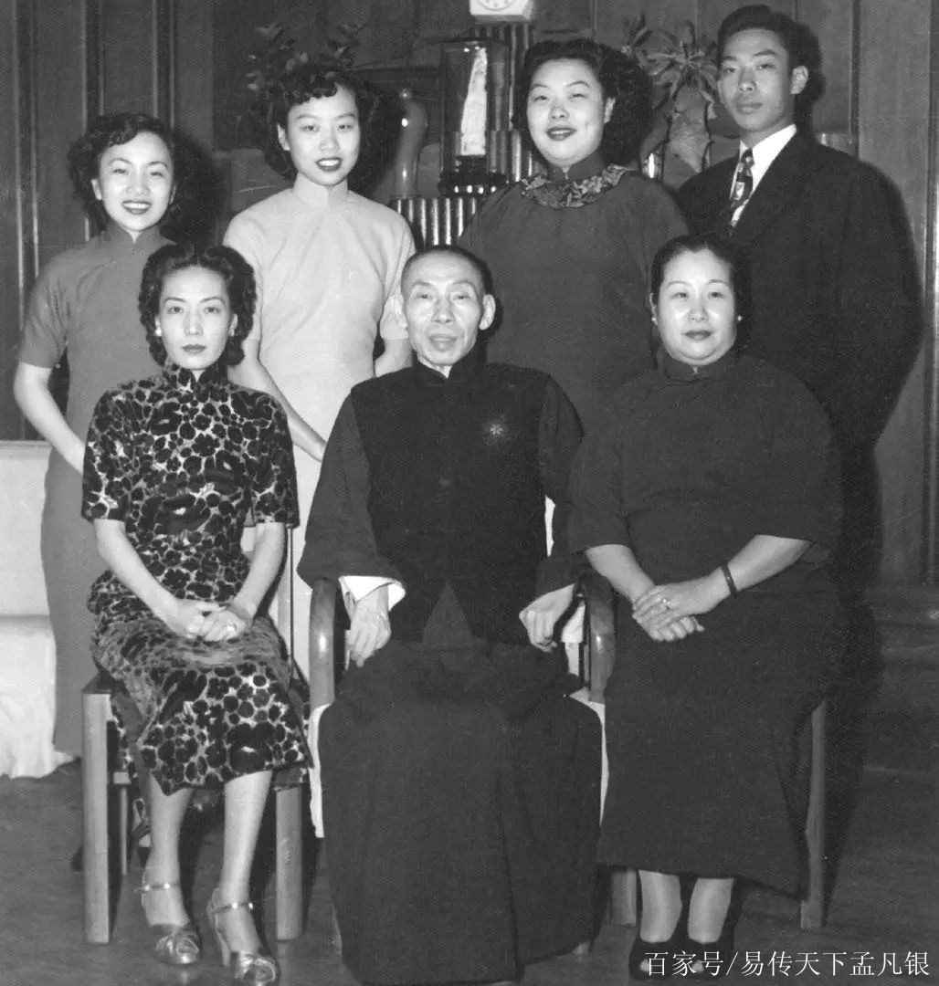 杜月笙八字命理(杜月笙晚年为何信佛)